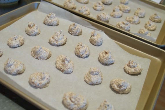 Amaretti ready to be baked